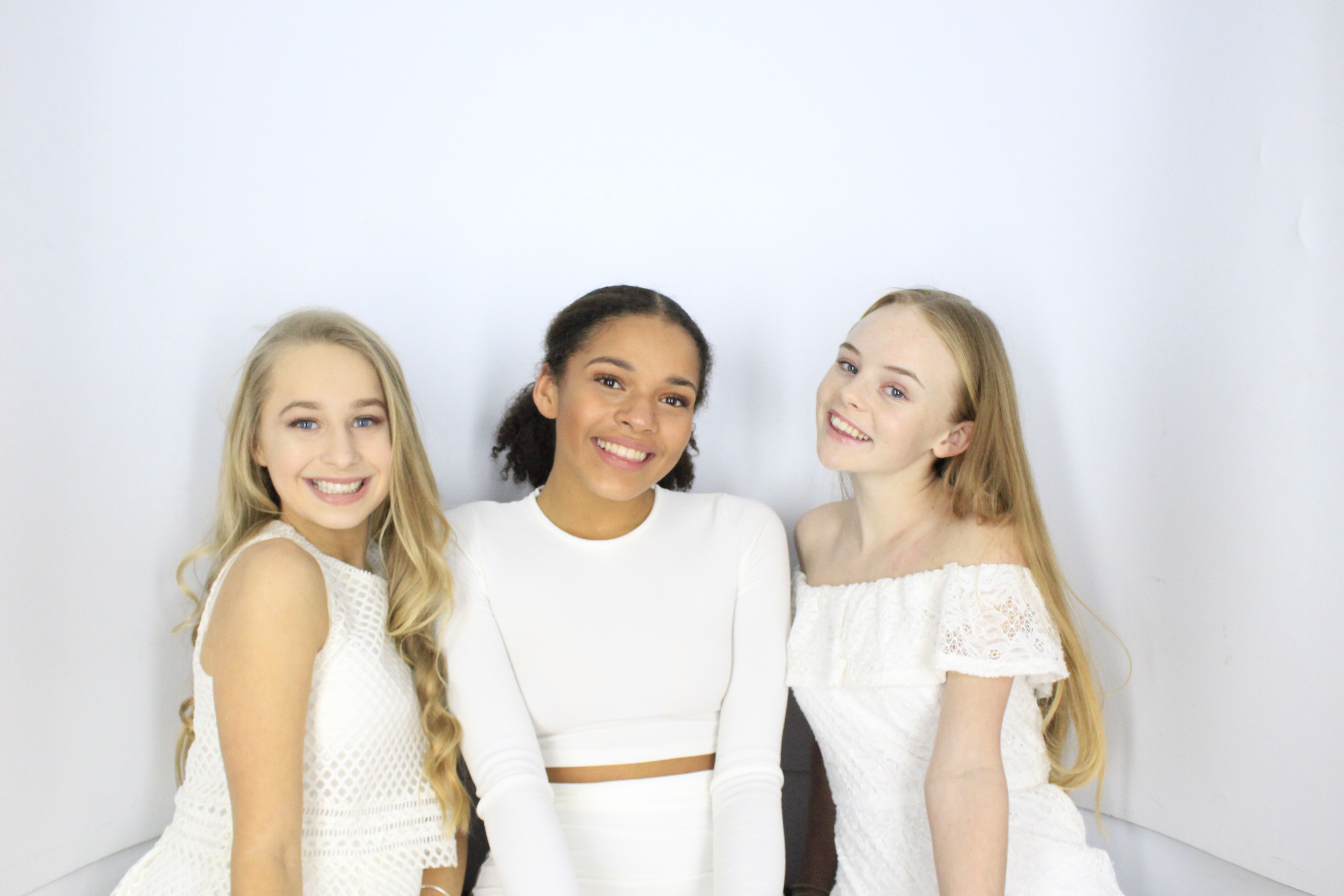 Issy & Alice's 18th Birthday Party | View more photos from the event at gallery.myphotoboothexperience.co.uk/u/MyPhotoBoothExperienceLtd/Issy-Alices-18th-Birthday-Party